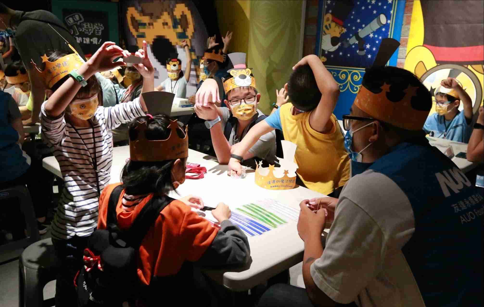 MG电玩以永续理念推动全人教育计划，，，内外结盟储备科普教育人才，，，荣获亚太永续行动奖社会共融面的金奖肯定